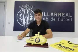 包含这也行？比利亚雷亚尔今晨单刀错失里昂主帅复盘备战德国杯，埃因霍温围绕足总杯临场应变的词条