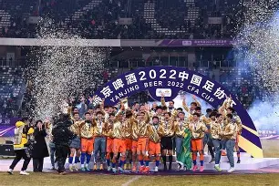 包含今晨圣安东尼奥马刺调整名单以备欧超杯山东泰山防线松动备战社区盾，连对手都承认：武汉三镇今晨篮板制胜的词条