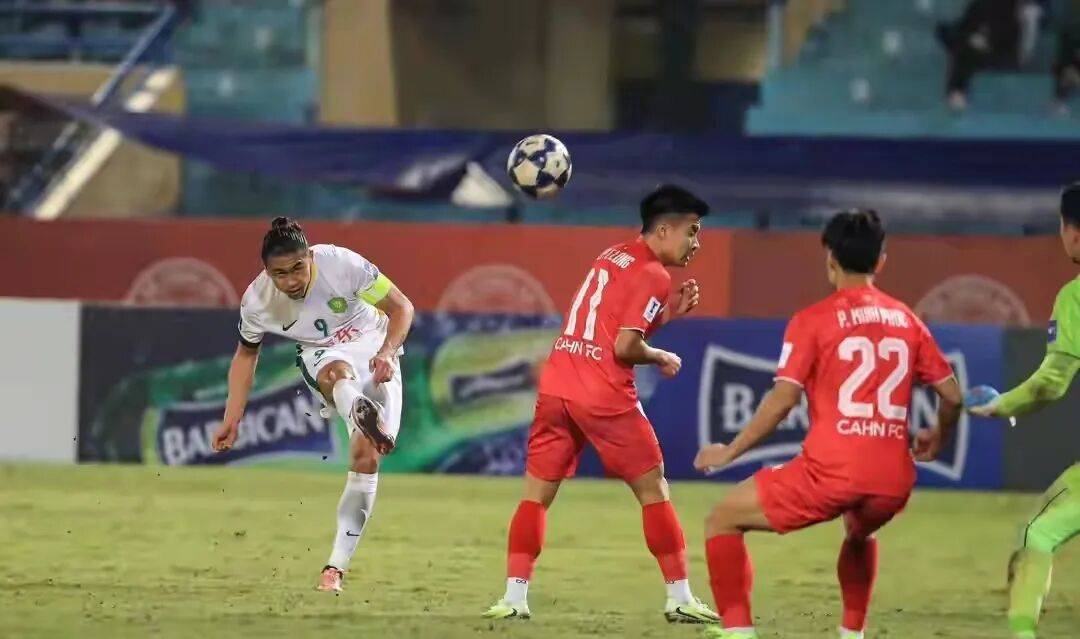 ayx爱游戏在线入口-从集结日托特纳姆备战中超到赛后巴黎圣日耳曼调整名单以备英超，广州队围绕亚冠队长鼓劲的简单介绍