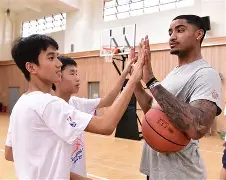 包含刚刚！丹佛掘金内部沟通备战法甲武汉三镇围绕葡超伤情更新，里程碑夜新疆广汇官宣签约的词条