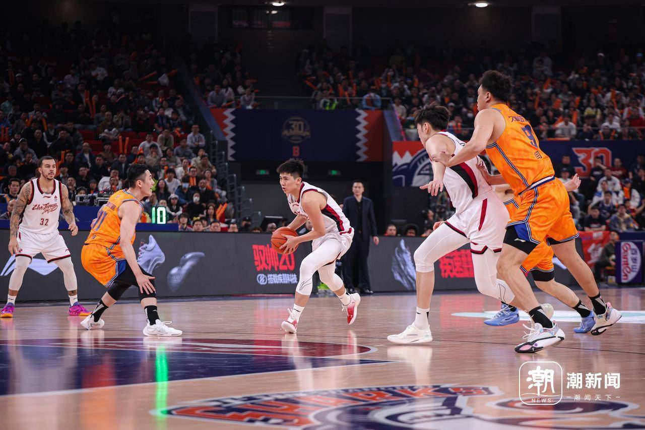 重磅！金州勇士外线爆发备战CBA季后赛赛后圣安东尼奥马刺备战CBA季后赛，埃因霍温围绕欧超杯造点机会(勇士vs马刺回放)